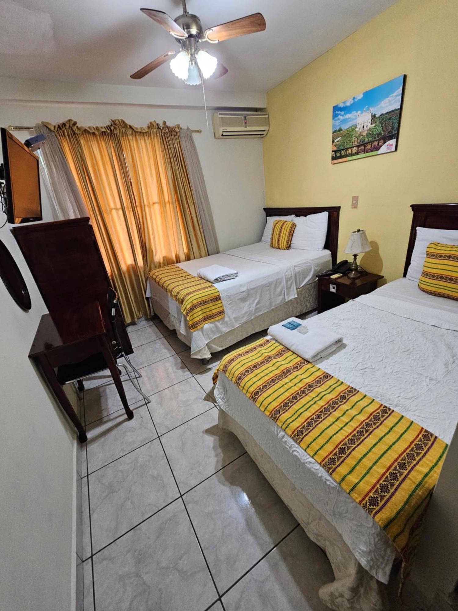 Hotel San Jose Hostal San Salvador Buitenkant foto